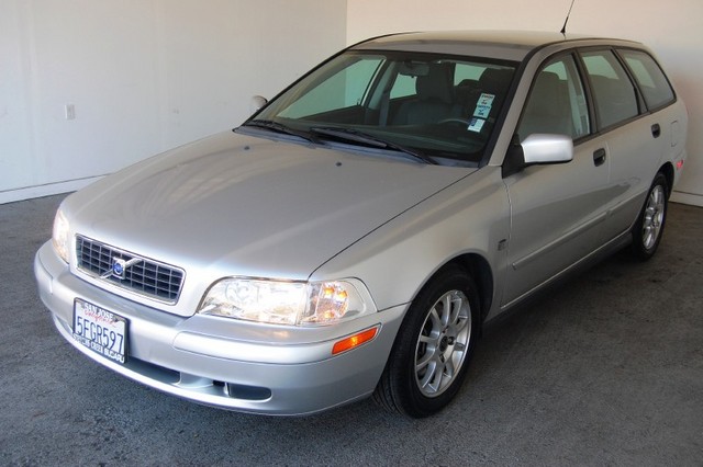 2004 Volvo V40 8