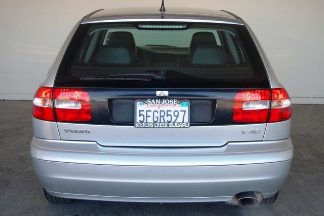 2004 Volvo V40 8