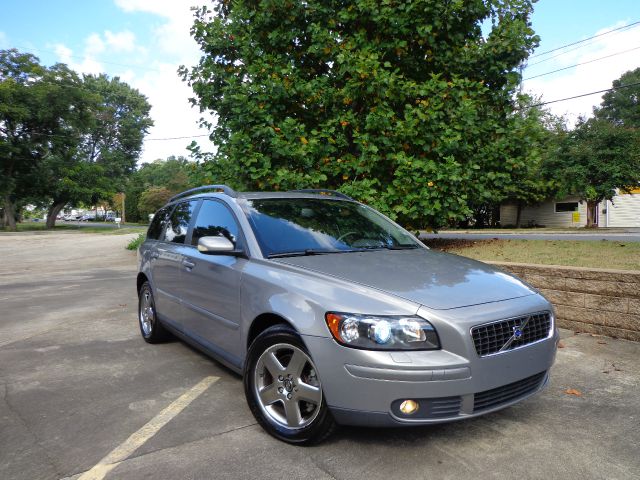 2005 Volvo V50 CREW CAB 153.0 WB SLE