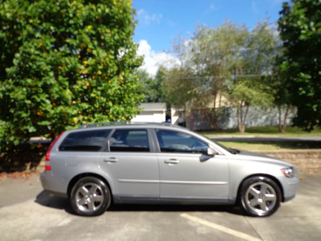 2005 Volvo V50 CREW CAB 153.0 WB SLE