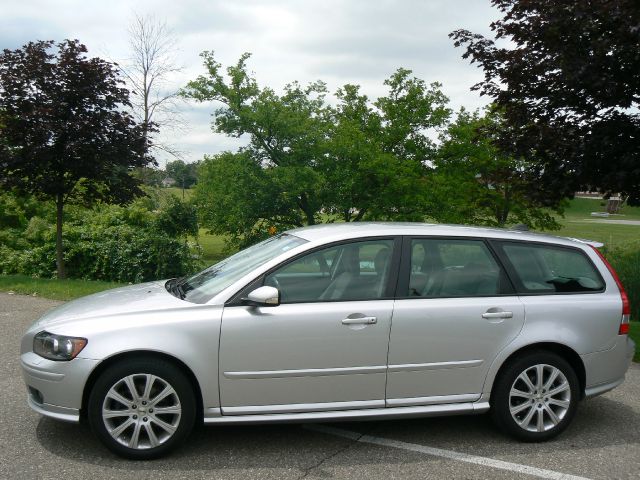 2006 Volvo V50 CREW CAB 153.0 WB SLE