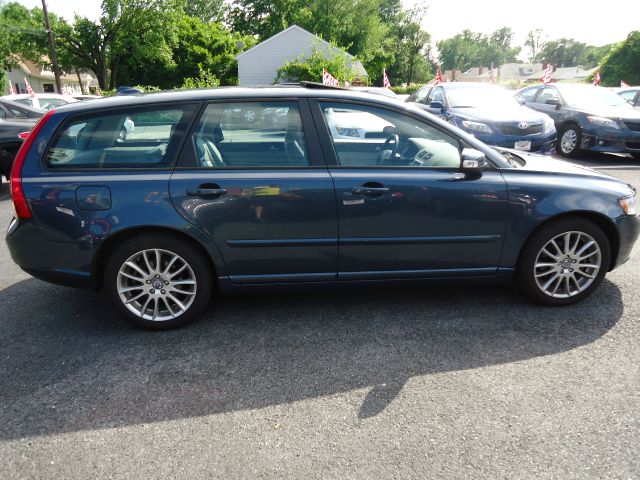 2010 Volvo V50 4X4 ED. Bauer EL