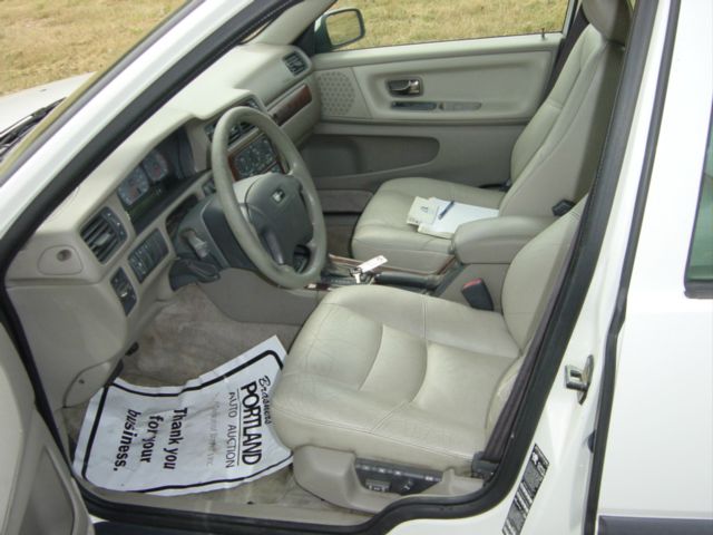 1998 Volvo V70 EX - DUAL Power Doors