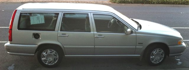 1998 Volvo V70 Base