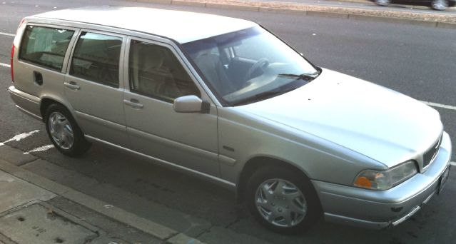 1998 Volvo V70 Base