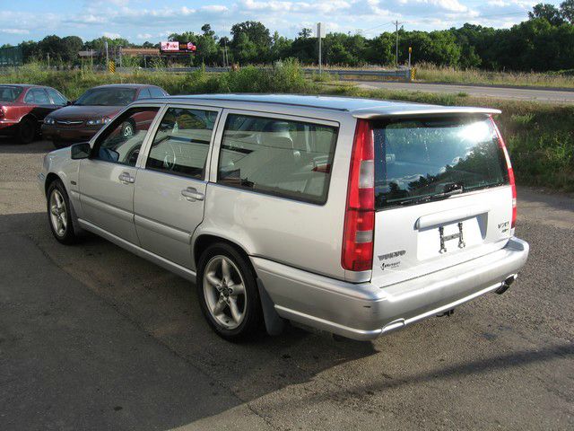 1998 Volvo V70 EX - DUAL Power Doors