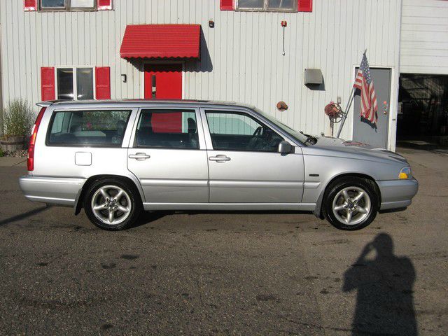 1998 Volvo V70 EX - DUAL Power Doors