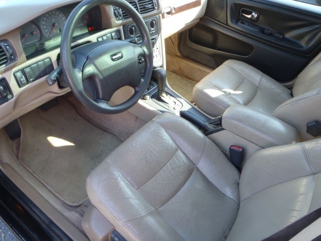 1998 Volvo V70 Base