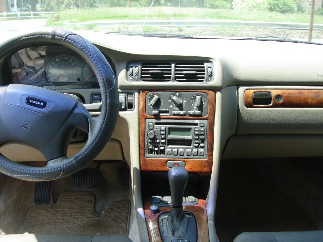 1998 Volvo V70 EX - DUAL Power Doors