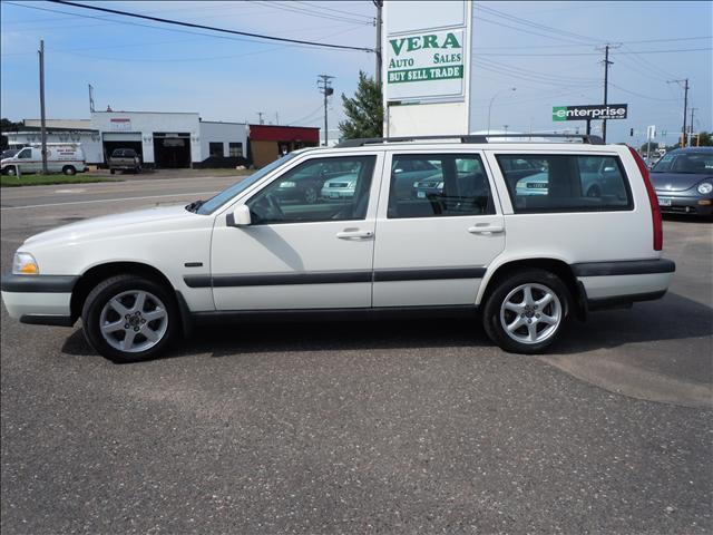 1998 Volvo V70 LE Passenger Van