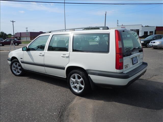 1998 Volvo V70 LE Passenger Van