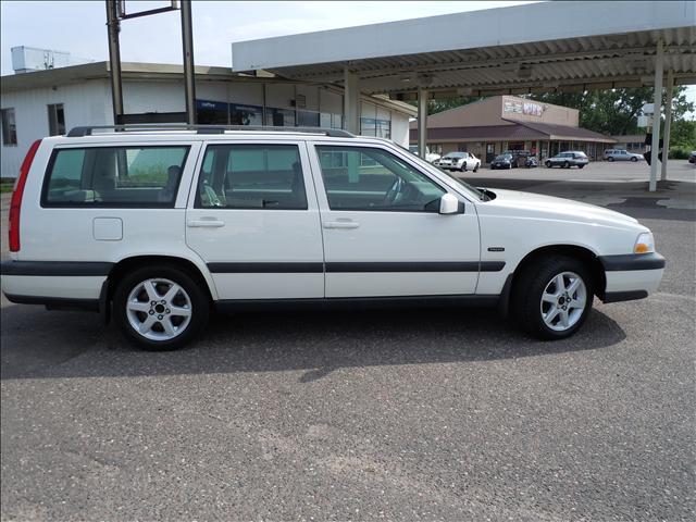 1998 Volvo V70 LE Passenger Van