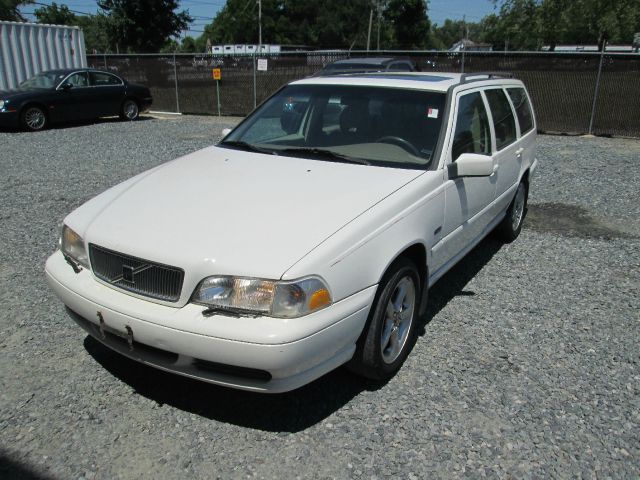 1998 Volvo V70 EX - DUAL Power Doors