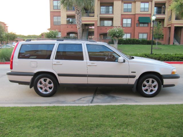 1998 Volvo V70 EX - DUAL Power Doors