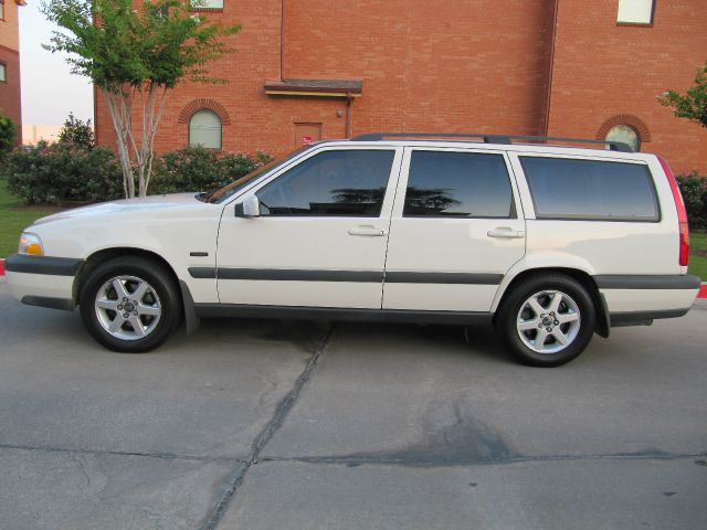 1998 Volvo V70 EX - DUAL Power Doors