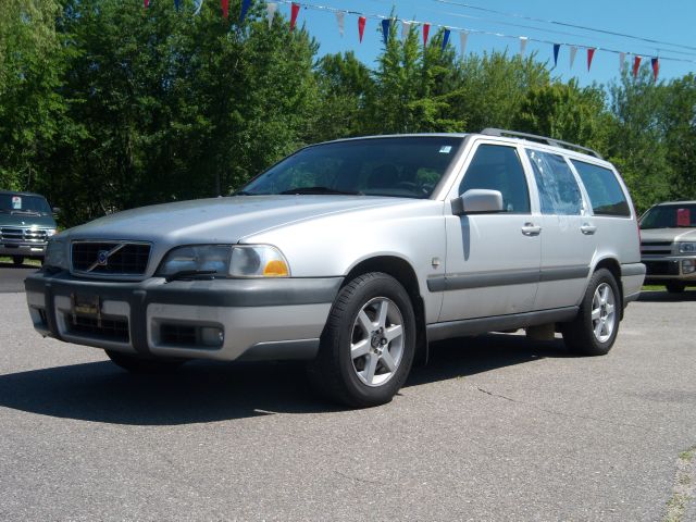 1999 Volvo V70 EX - DUAL Power Doors