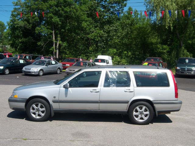 1999 Volvo V70 EX - DUAL Power Doors