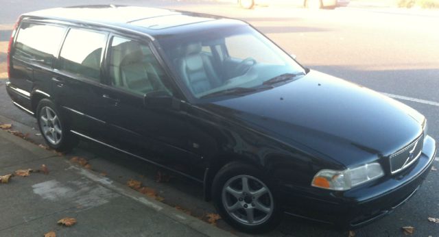 1999 Volvo V70 LS Special Value