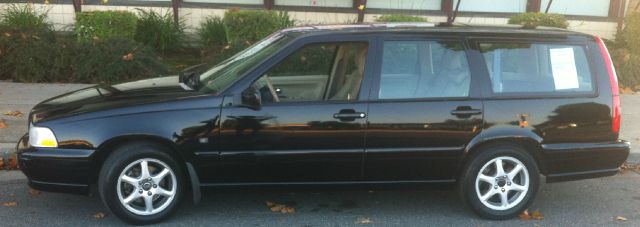 1999 Volvo V70 LS Special Value