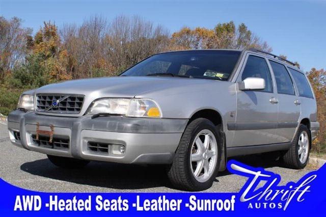 2000 Volvo V70 4DR SDN XLE V6