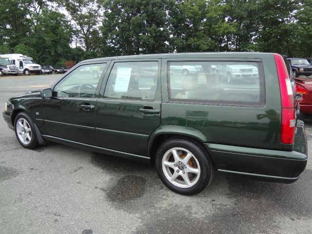 2000 Volvo V70 S V6 2WD