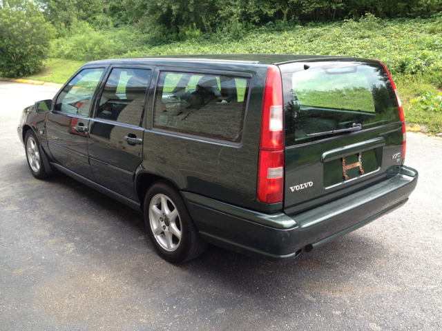 2000 Volvo V70 X