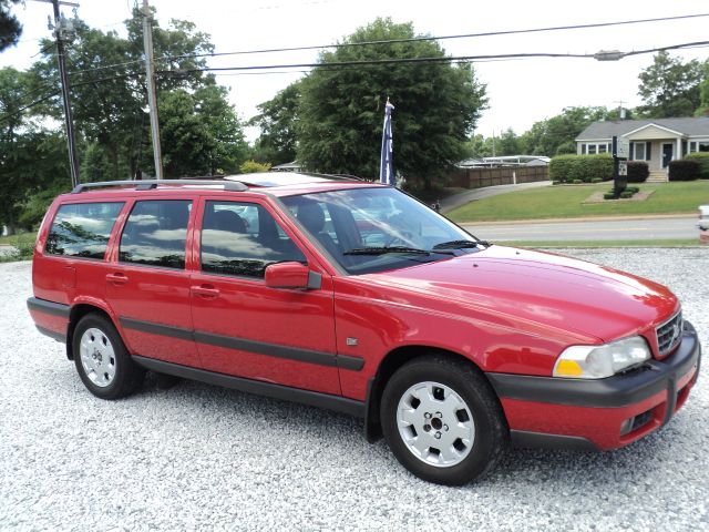 2000 Volvo V70 EX - DUAL Power Doors