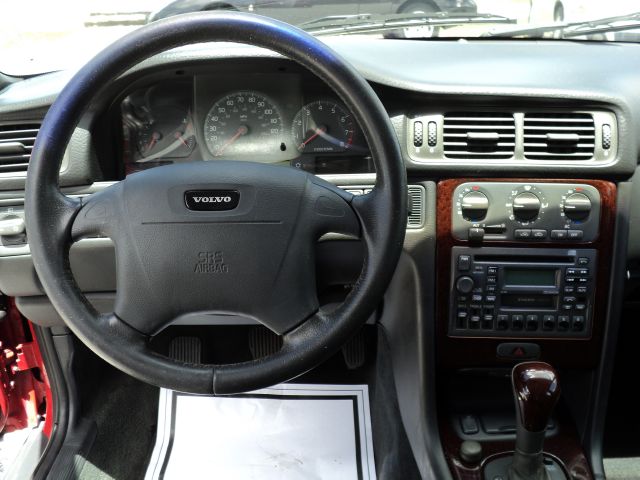 2000 Volvo V70 EX - DUAL Power Doors