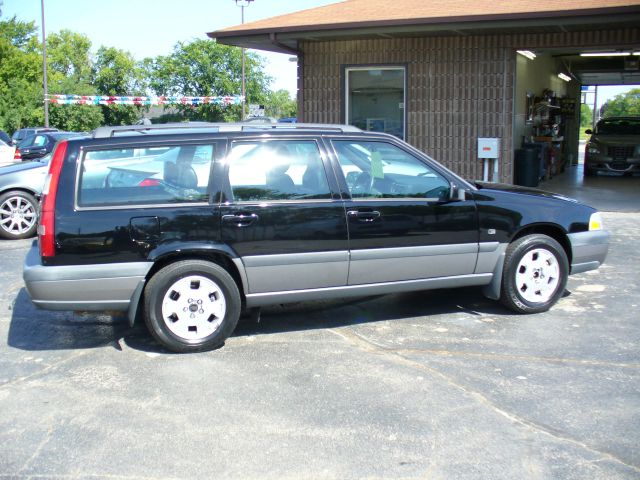 2000 Volvo V70 EX - DUAL Power Doors