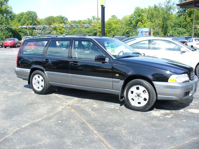 2000 Volvo V70 EX - DUAL Power Doors