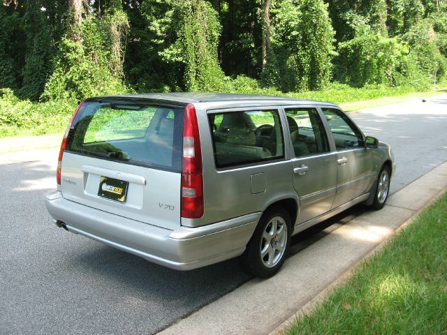 2000 Volvo V70 X