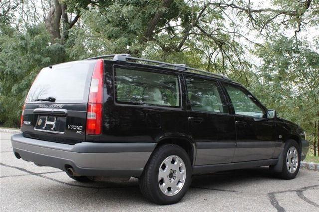 2000 Volvo V70 4DR SDN XLE V6