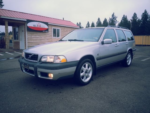 2000 Volvo V70 EX - DUAL Power Doors