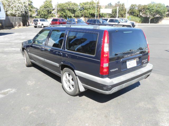 2000 Volvo V70 EX - DUAL Power Doors