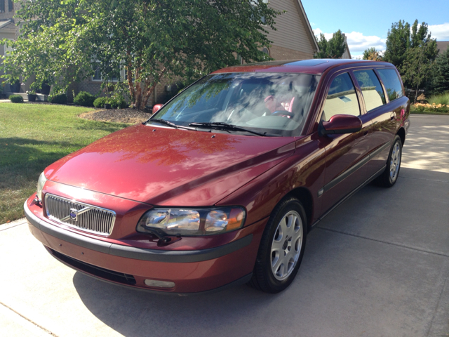 2001 Volvo V70 4X4 ED. Bauer EL