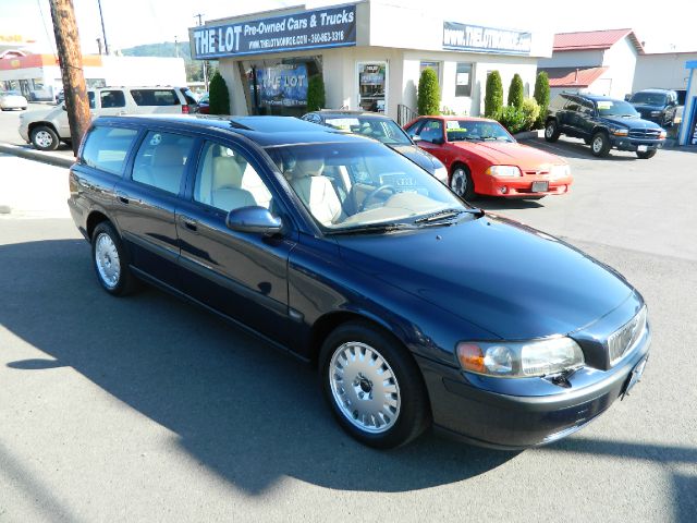 2001 Volvo V70 I W/premium Pkg