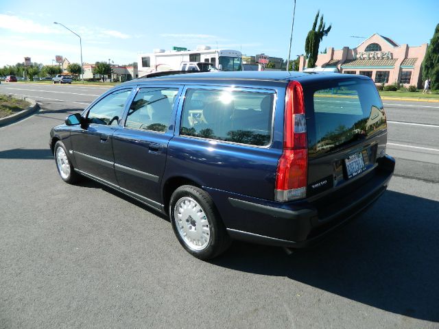 2001 Volvo V70 I W/premium Pkg