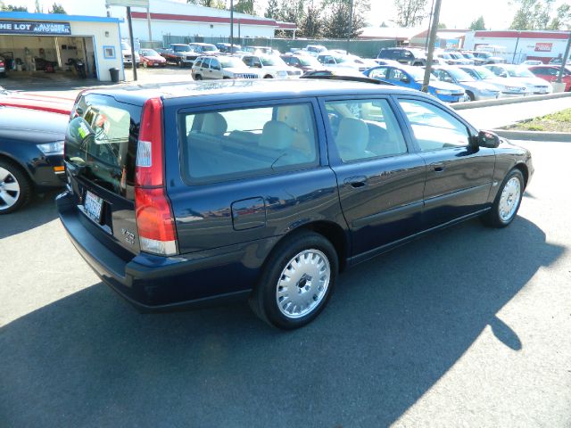 2001 Volvo V70 I W/premium Pkg