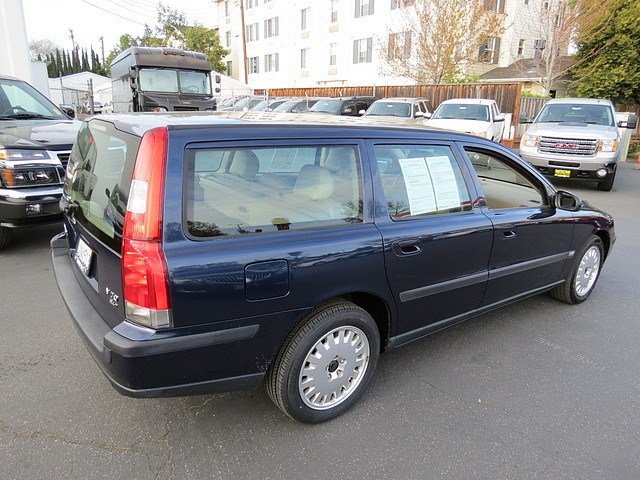 2001 Volvo V70 Unknown