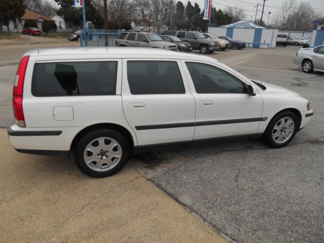 2001 Volvo V70 I W/premium Pkg