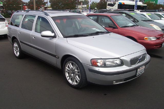 2001 Volvo V70 4X4 ED. Bauer EL