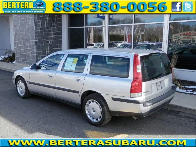 2001 Volvo V70 I W/premium Pkg