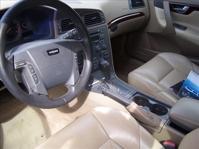 2001 Volvo V70 Unknown