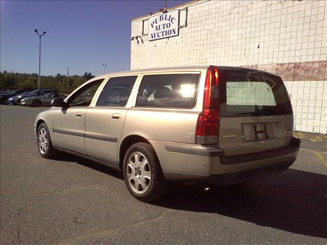 2001 Volvo V70 Loaded,leather Seats