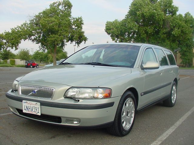 2001 Volvo V70 4X4 ED. Bauer EL