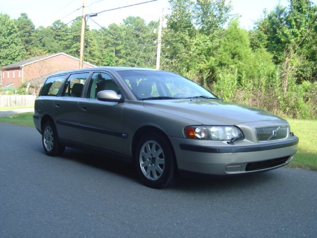 2002 Volvo V70 4WD 4dr Sport