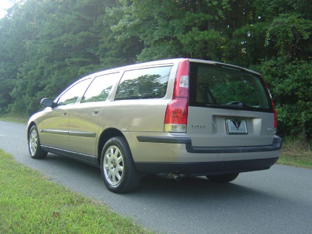 2002 Volvo V70 4WD 4dr Sport