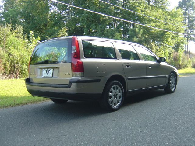 2002 Volvo V70 4WD 4dr Sport