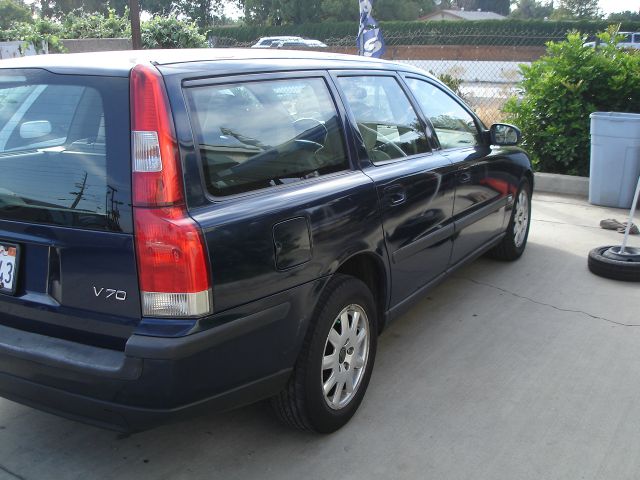 2002 Volvo V70 4WD 4dr Sport