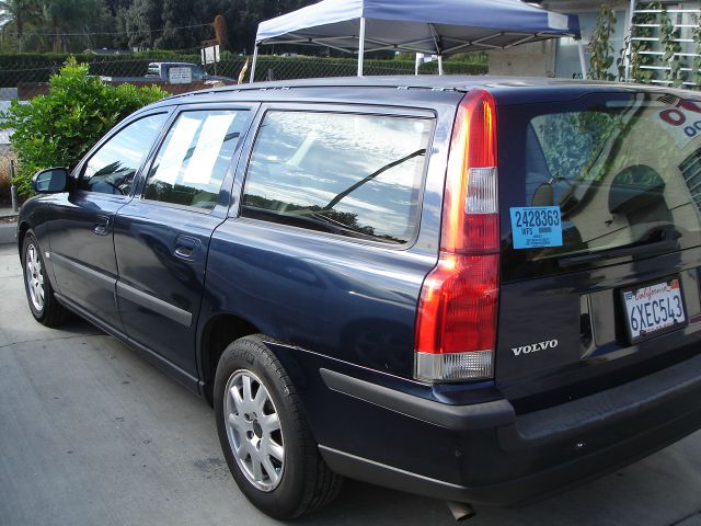 2002 Volvo V70 4WD 4dr Sport